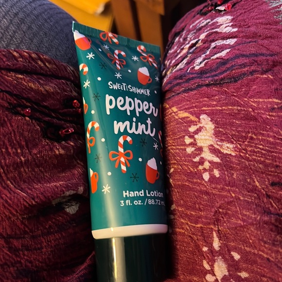 Sweet and Shimmer Peppermint Lotion - Picture 1 of 2